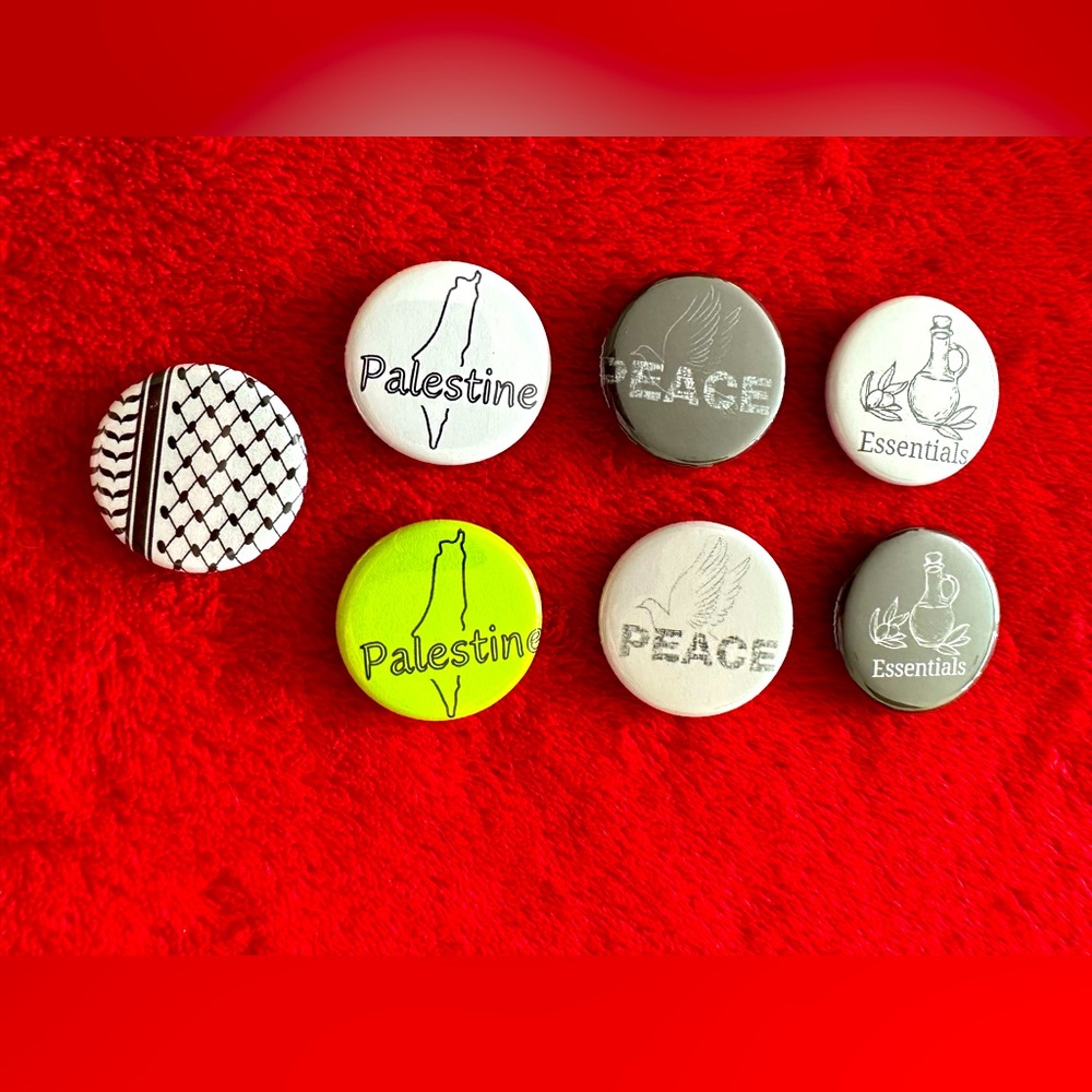 Pin back buttons - Picture 2 of 2